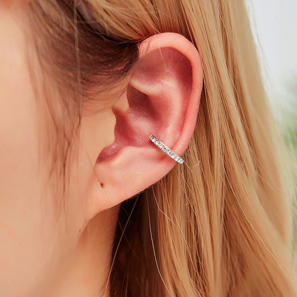 Jewelry - ❣️NWT Non-Pierced Ear Cuff Earrings in Silver❣️